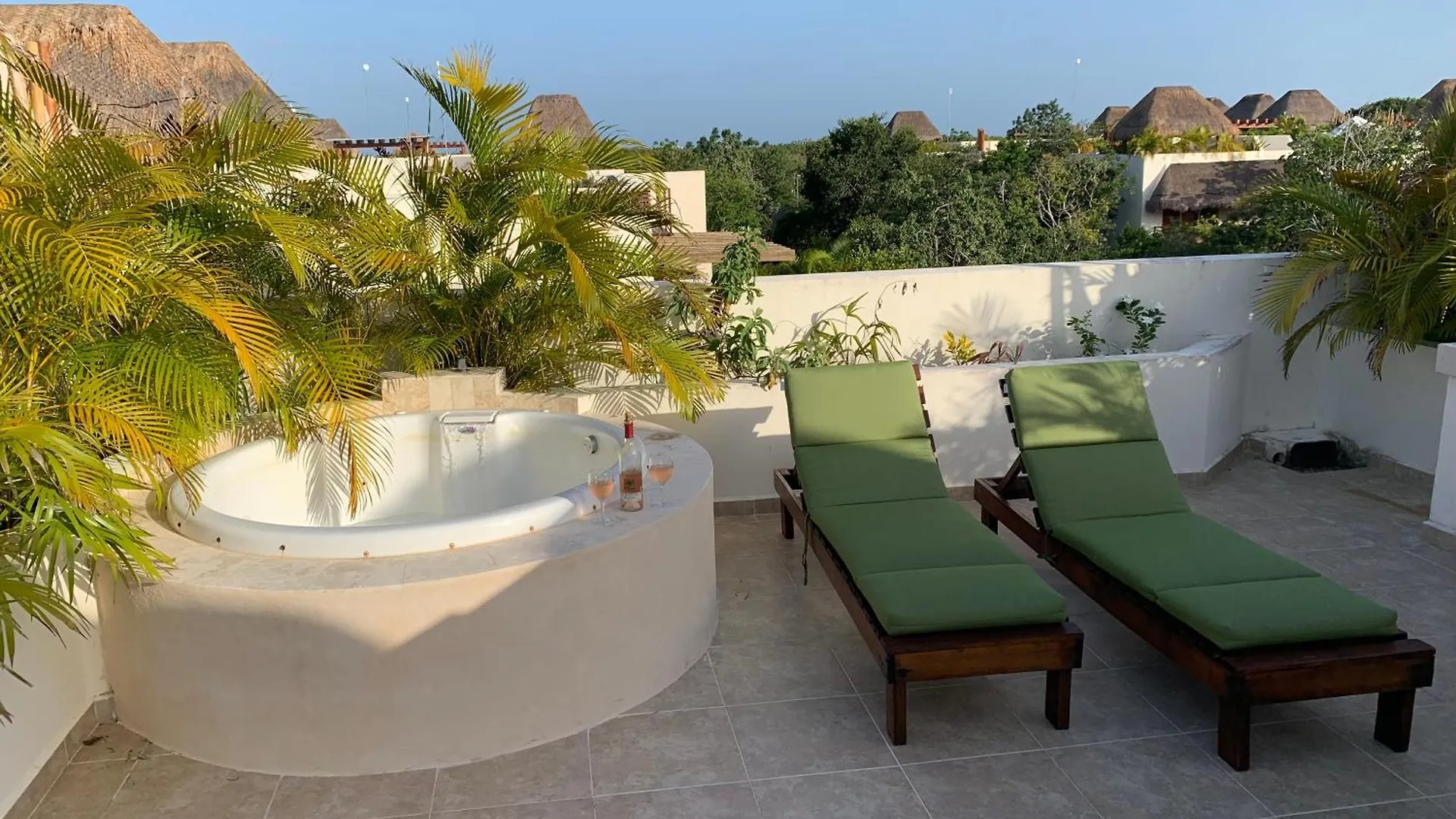 Lägenhet Spacious Penthouse With Private Rooftop & Jacuzzi Tulum